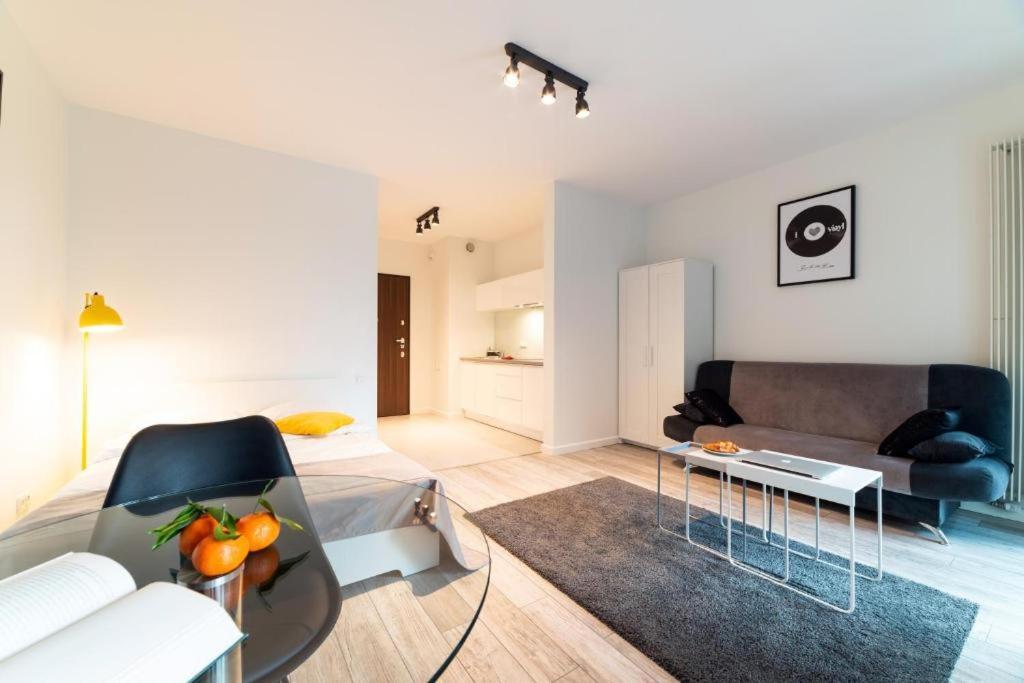 Warsaw Night Apartments Menica Residence מראה חיצוני תמונה
