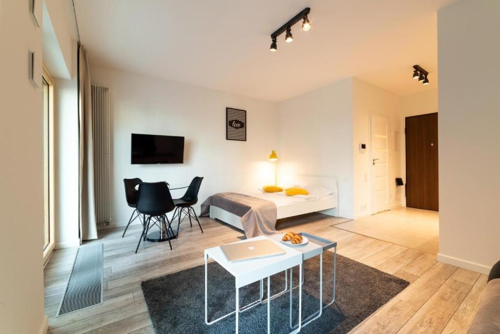Warsaw Night Apartments Menica Residence מראה חיצוני תמונה