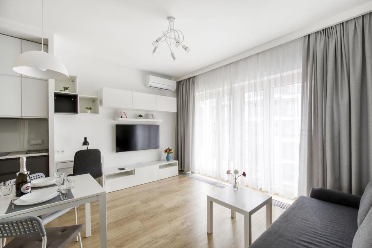 Warsaw Night Apartments Menica Residence מראה חיצוני תמונה