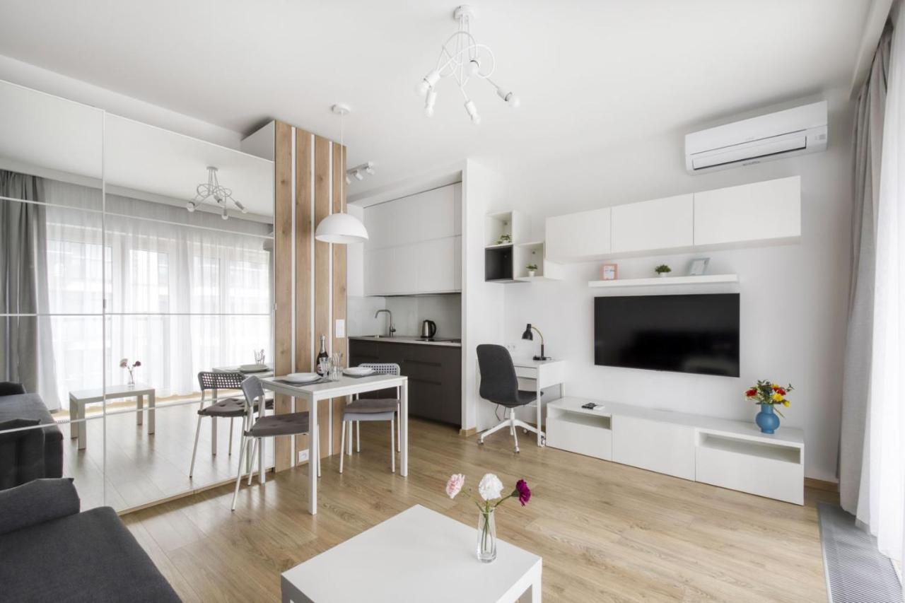 Warsaw Night Apartments Menica Residence מראה חיצוני תמונה
