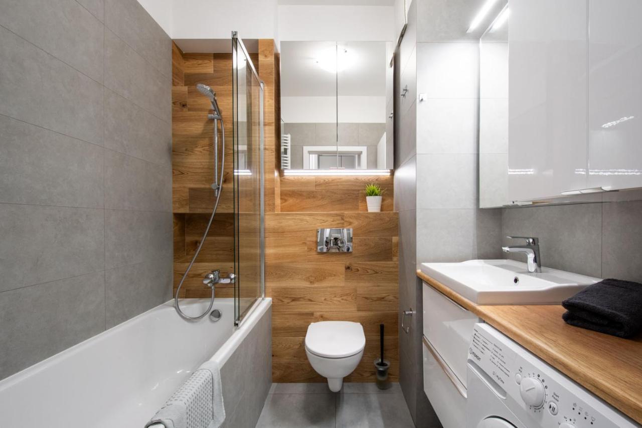 Warsaw Night Apartments Menica Residence מראה חיצוני תמונה