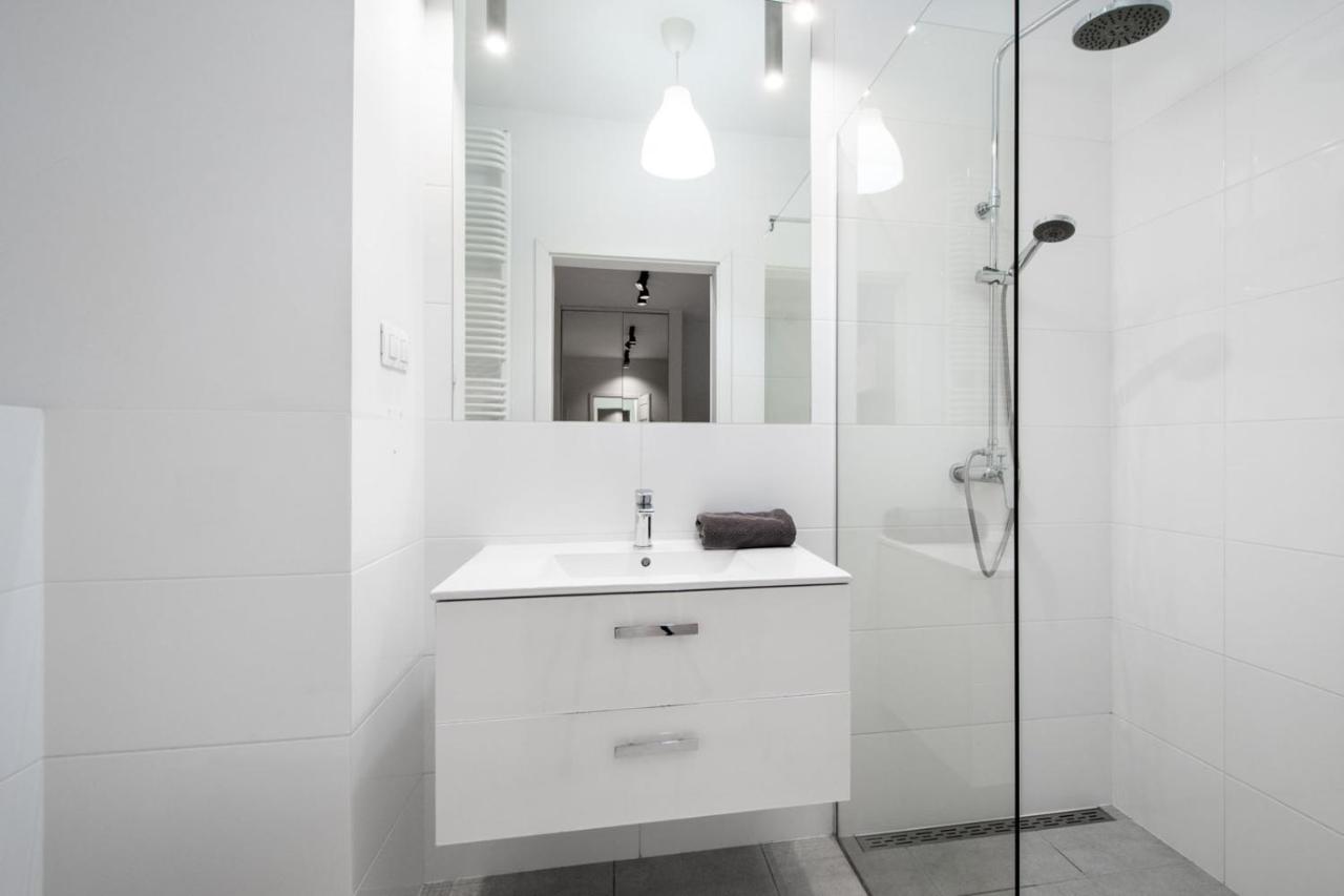 Warsaw Night Apartments Menica Residence מראה חיצוני תמונה
